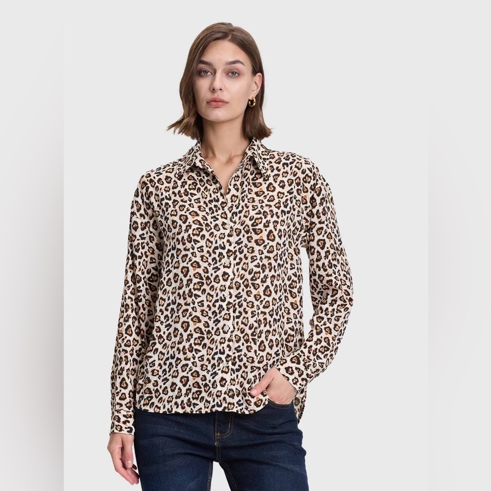 Chico's Animal Print Button-Down Shirt Size 0  U.S. Size 4/6